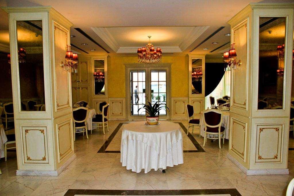 Fieri Hotel Фиер Ресторант снимка