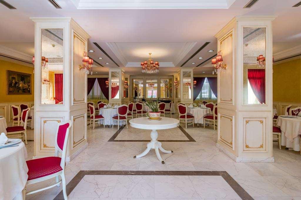 Fieri Hotel Фиер Ресторант снимка