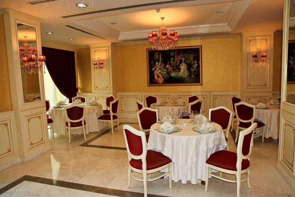 Fieri Hotel Фиер Ресторант снимка